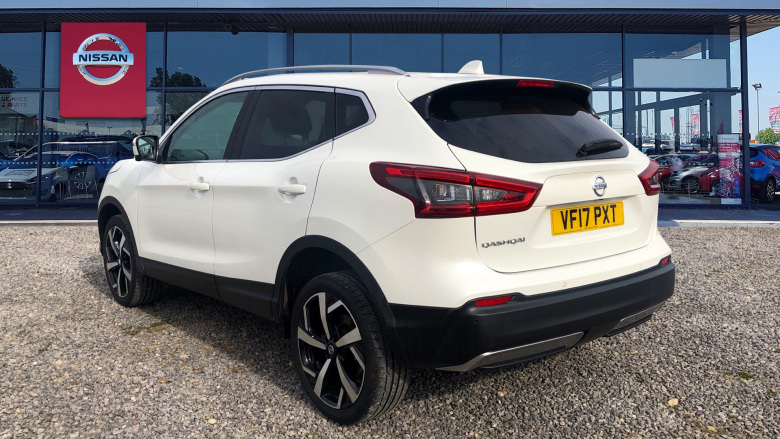 Nissan Qashqai 1.6 DiG-T Tekna [Glass Roof pack] 5dr Petrol Hatchback